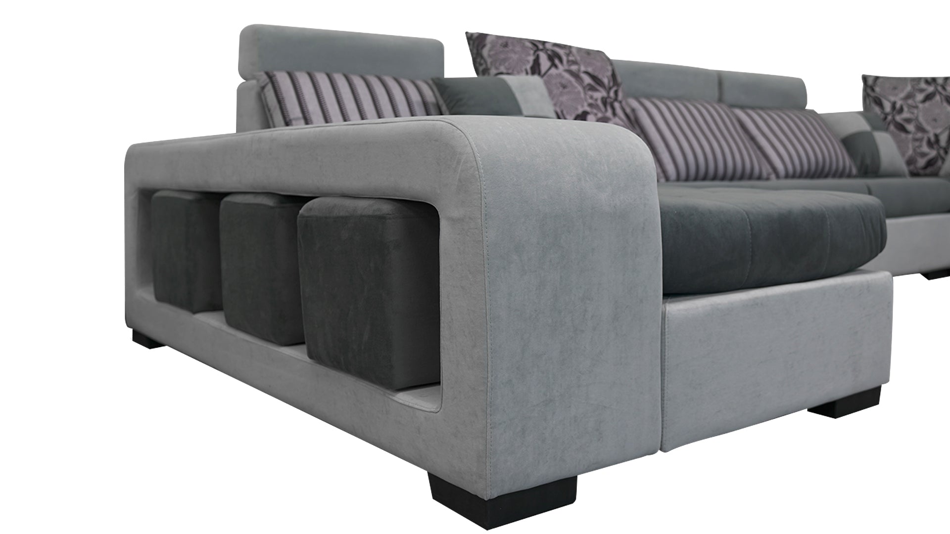 Selena Style D Sectional With Chaise