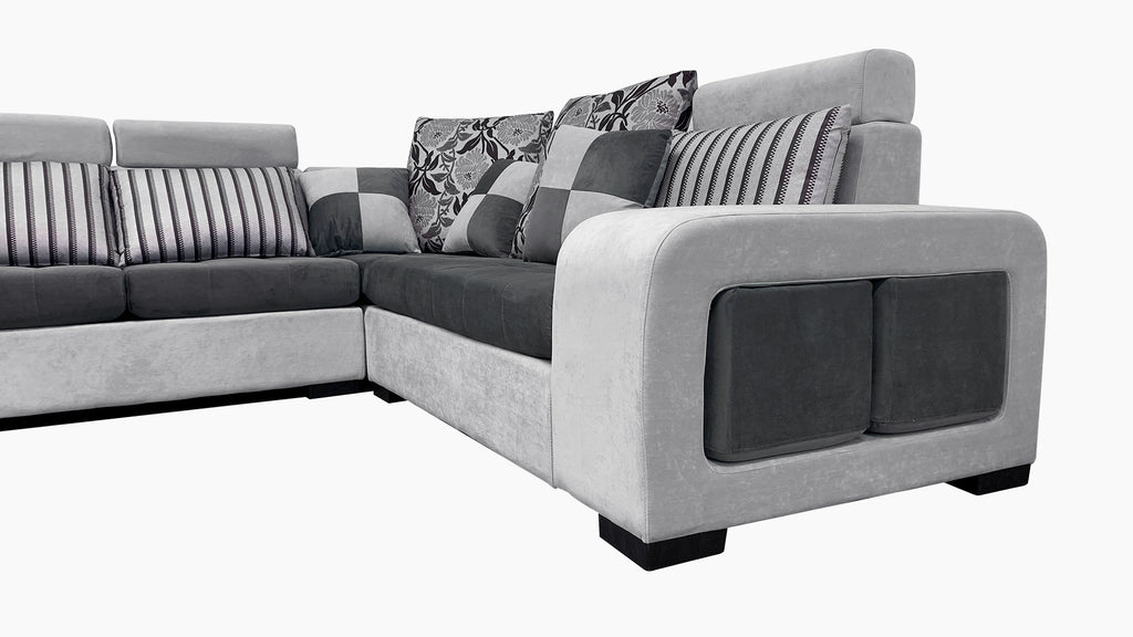 Selena Style D Sectional With Chaise